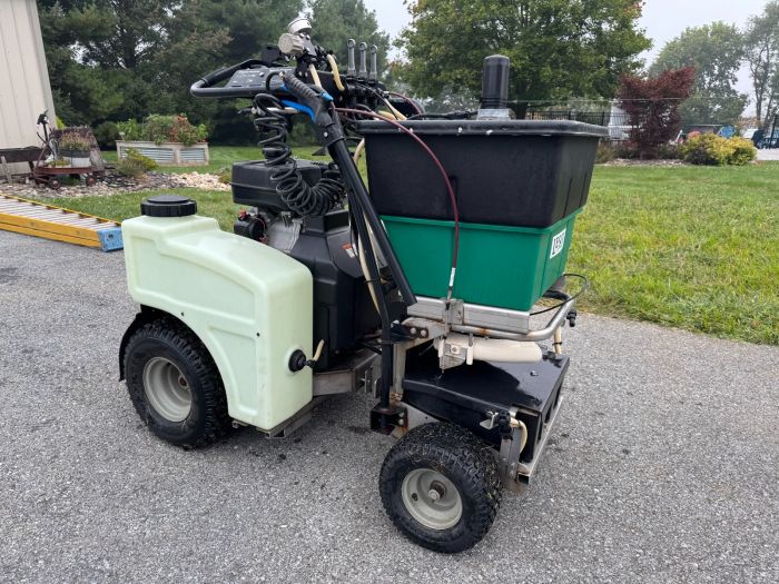 Lesco Chariot SPX stand on spreader with Subaru engine