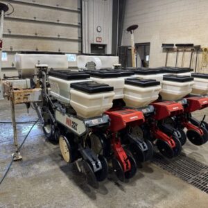 White New Idea 7 row corn planter 9900 series