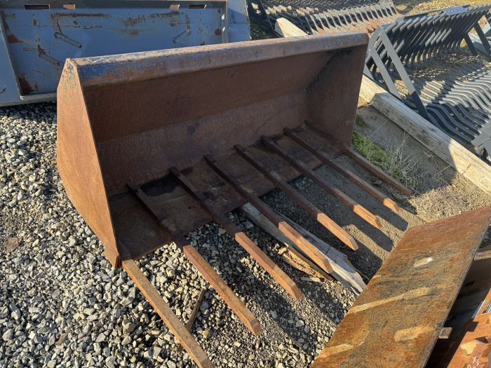 5' manure bucket with tine cover, pin on