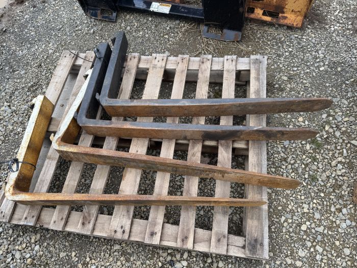 pair of 40" pallet forks only