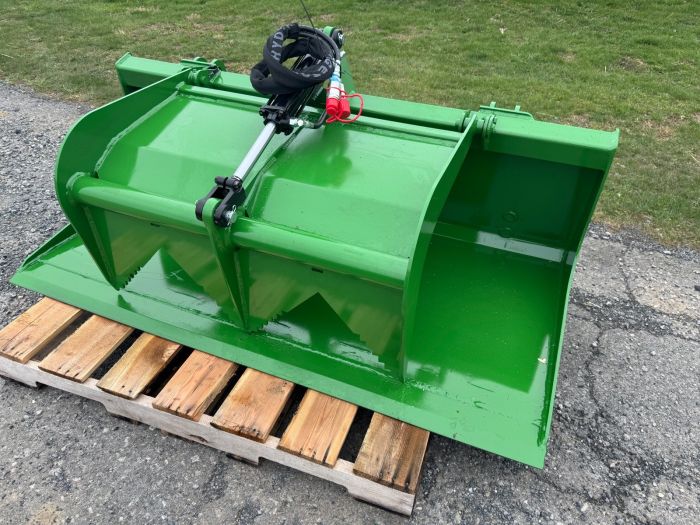 JD green 64" flat bottom grapple bucket